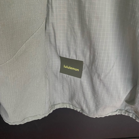 Lulu lemon anork jacket size L size worn one time light green colour - Picture 4 of 4